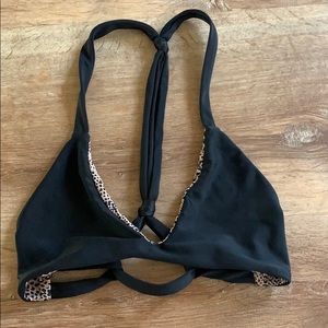 Acacia yelepa top. Size S.